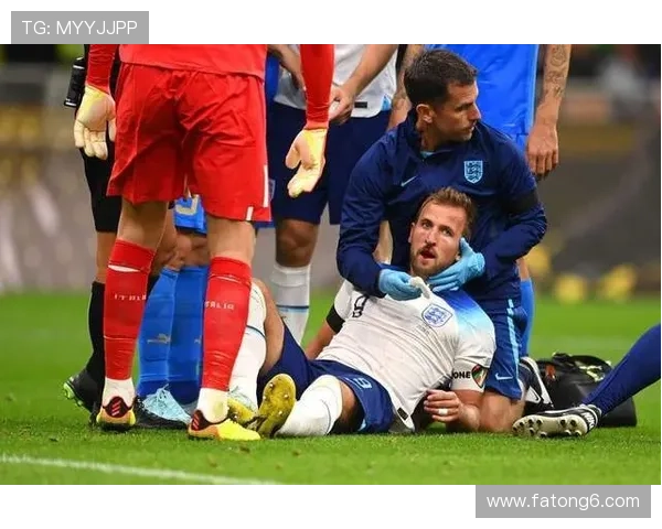 英格兰低级门将拳击球迷逃罚